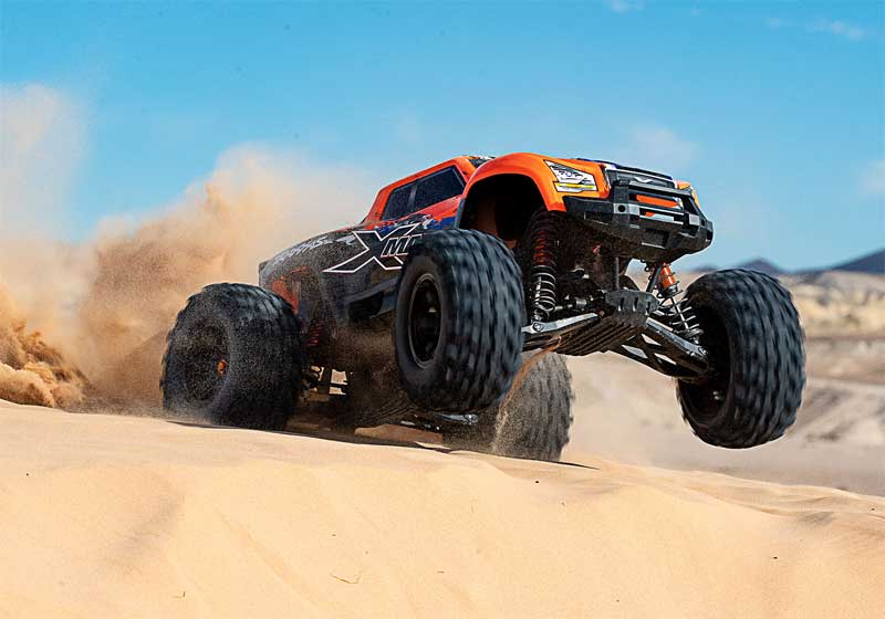 Traxxas X-Maxx 8S 4WD RC Monster Truck Sand Dune Driving (77086-4)