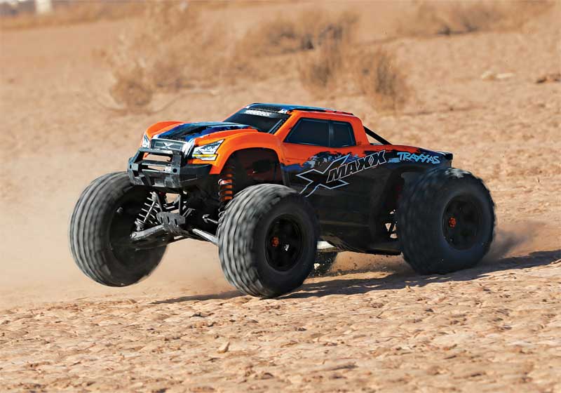 Traxxas X-Maxx 8S 4WD RC Monster Truck Sand Dune Driving (77086-4)